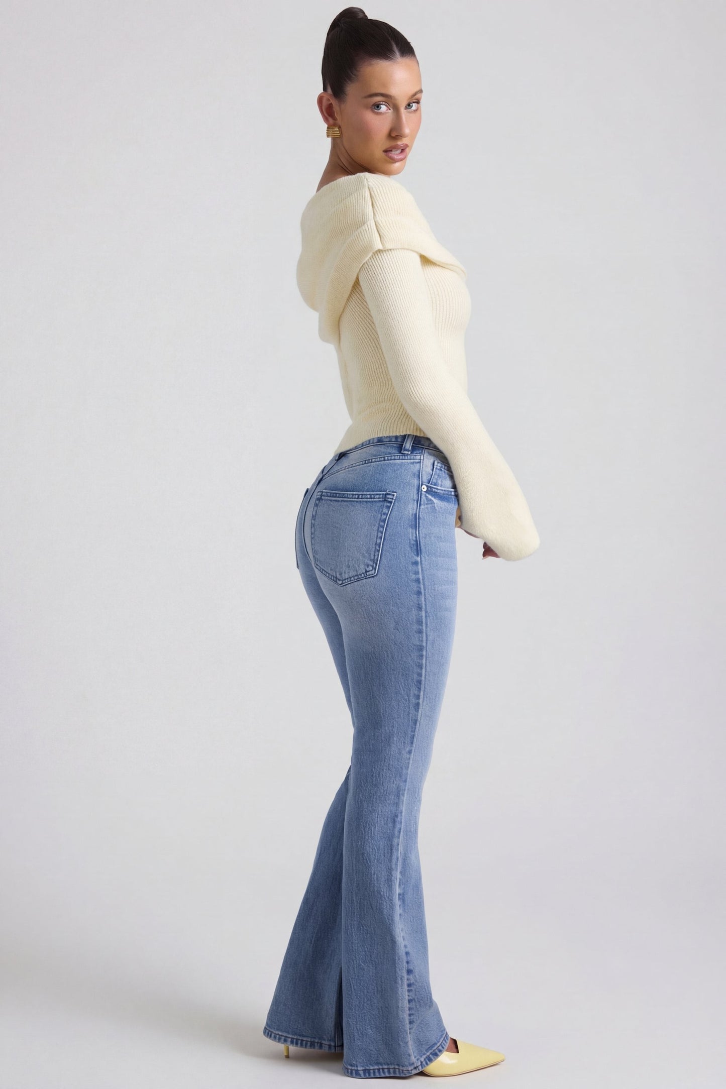 High-Rise Flared Jeans in Vintage Wash